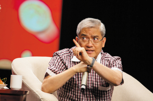 从良心经济学家到骗子专家,为什么郎咸平还能继续当经济学家