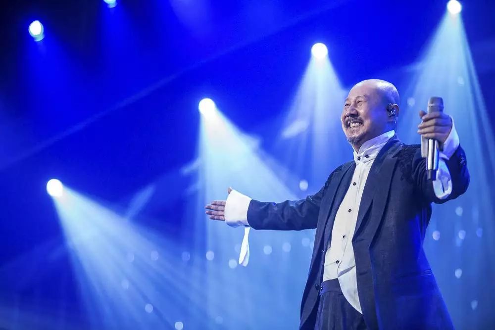 草原歌者腾格尔,腾格尔最开始是哪首歌火的