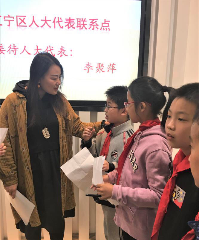 为了校门口的这件事，南京8名小学生集体去找人大代表！