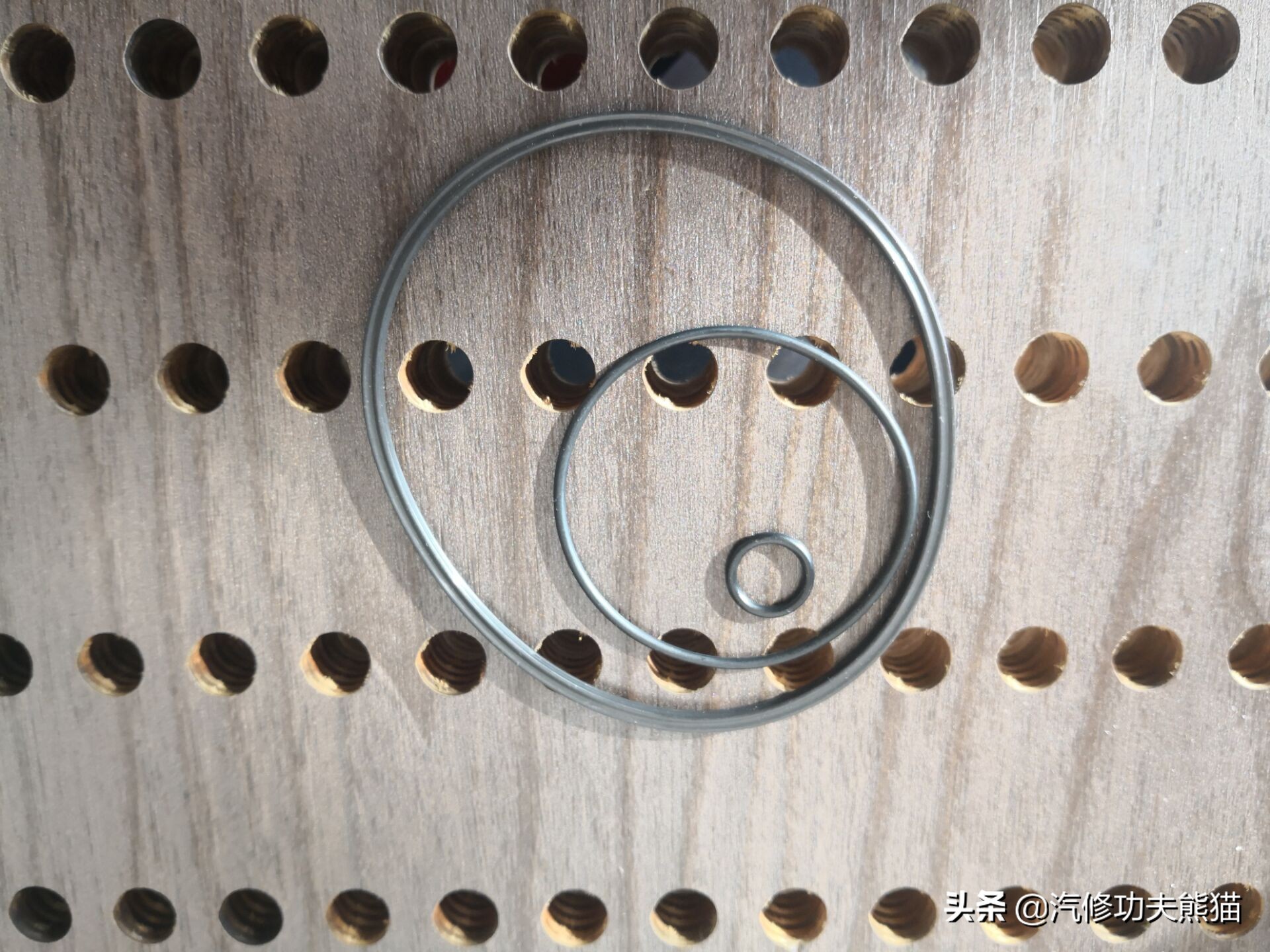 奥迪a6l2.4免拆烧机油处理靠谱吗,奥迪a6l2.4烧机油大修注意事项