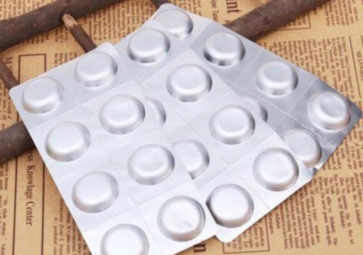 比熊拉稀怎么办,比熊幼犬拉稀带血丝