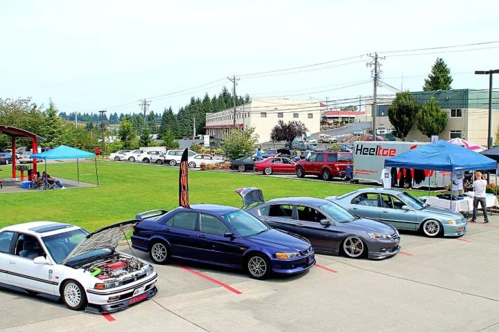 要看雅阁的改装案例还是看“别人家”的吧,国内实在不多