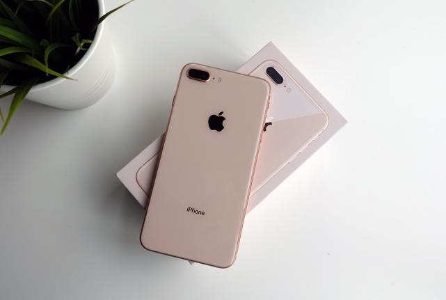 iphone8plus在2022年还值得买吗,iphone8plus对比其他的手机大小