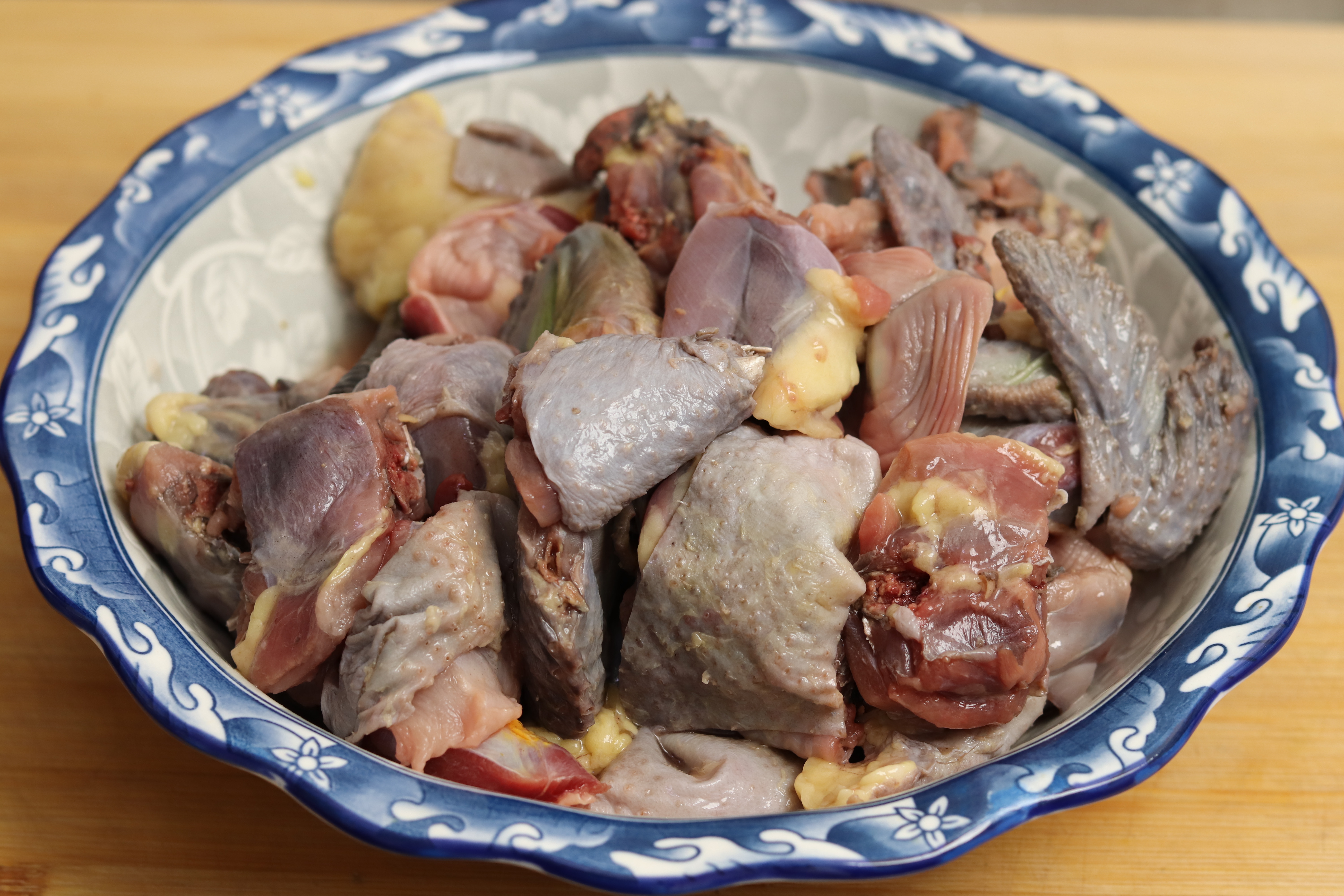 炖鸡肉时切记别直接焯水教你一招,炖鸡肉时切记不要直接焯水