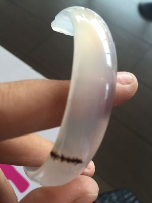 翡翠手镯摔坏了怎么办,摔碎的翡翠手镯怎么处理