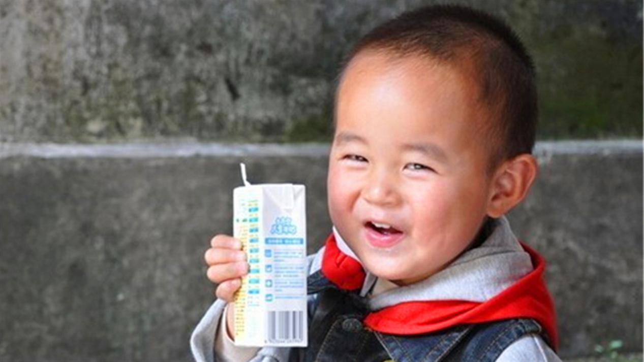 孩子常喝牛奶和不喝牛奶的区别,为什么不能让孩子长期喝牛奶