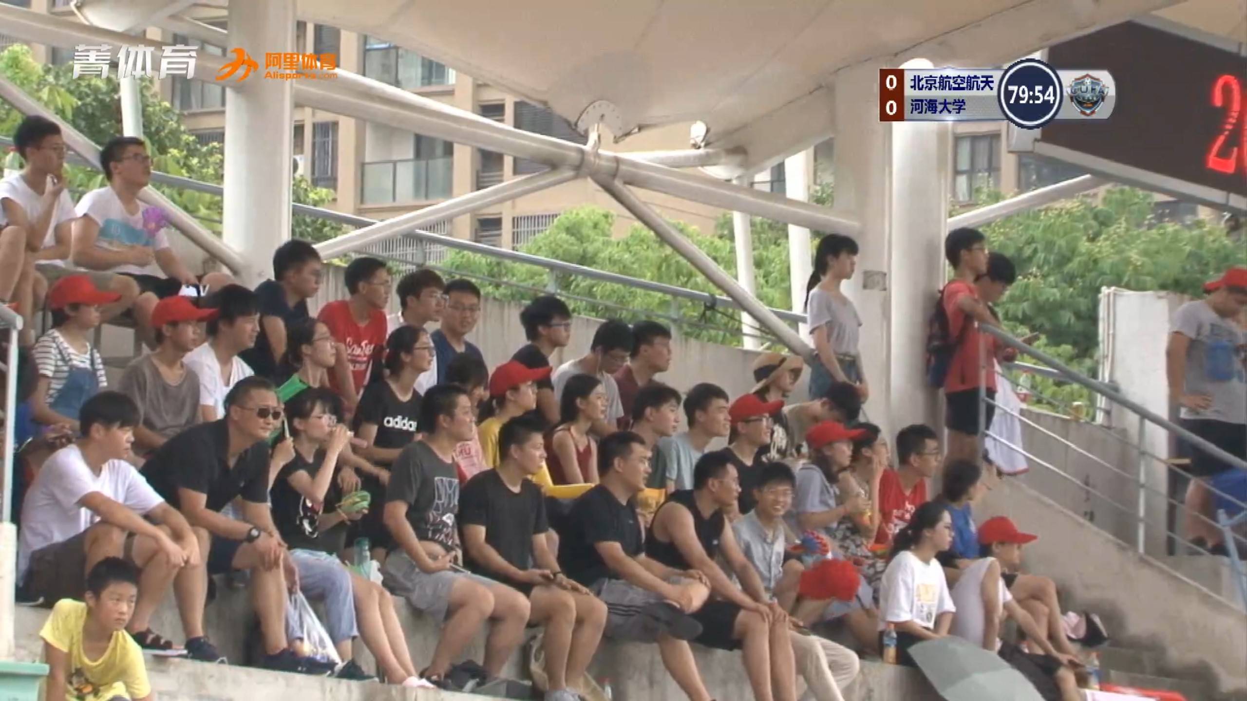 羡慕不如自省国内校园联赛频遭误读谁该担责？不谈热爱何来强大