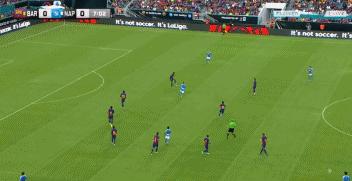 乌拉圭球星苏亚雷斯技术,苏亚雷斯和格列兹曼谁放左路右路