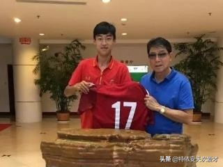 北京足球历任球员,北京球员打野球