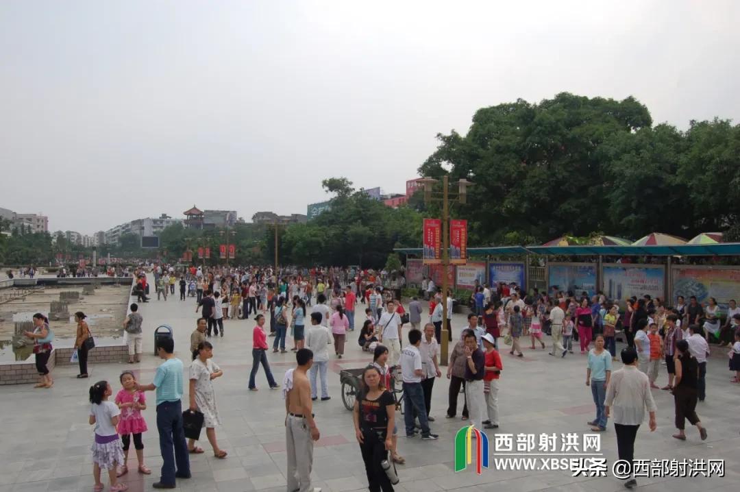 2008年汶川地震记者现场报道,2008年汶川地震伤感视频