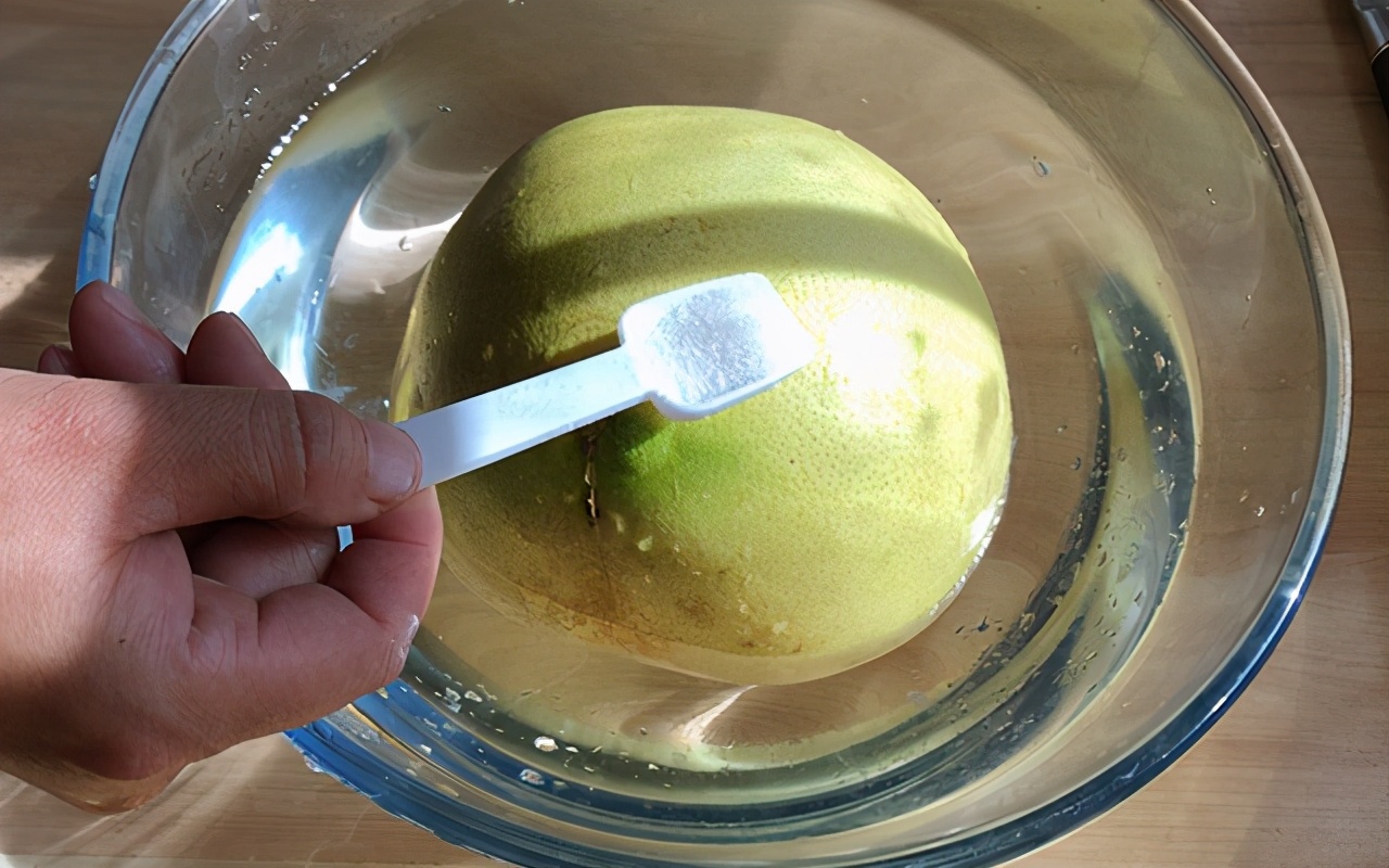 教你做冬天适合喝的蜂蜜柚子茶,秋冬必备蜂蜜柚子茶赶快get起来吧