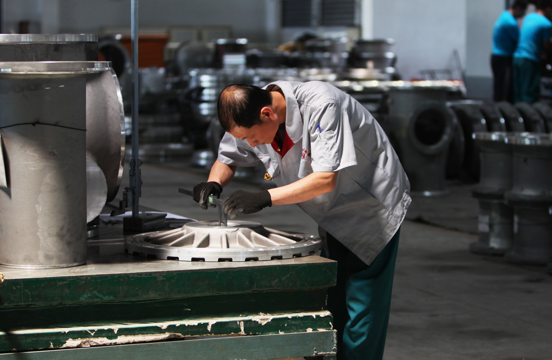 中国为什么造不出世界顶级发动机,中国为什么造不出最好的汽车