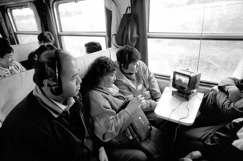 抽烟喝酒烫头完整,回忆二十几年前坐绿皮车的感觉