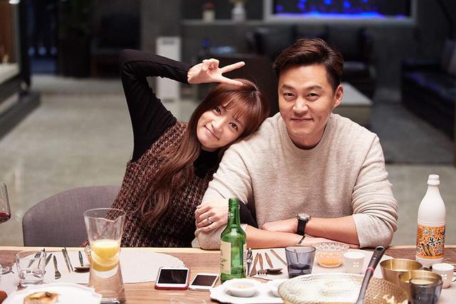 电影完美陌生人讲的什么,电影完美陌生人