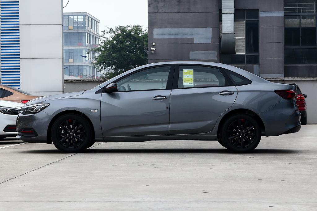 雪佛兰科鲁泽试驾视频,雪佛兰科鲁泽怎么样值得购买吗