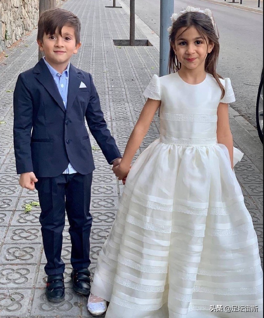 小法孩子和梅西孩子,梅西抱小法女儿