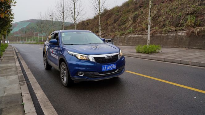 敢跟半挂掰手腕的车,敢和外资车叫板的国产车