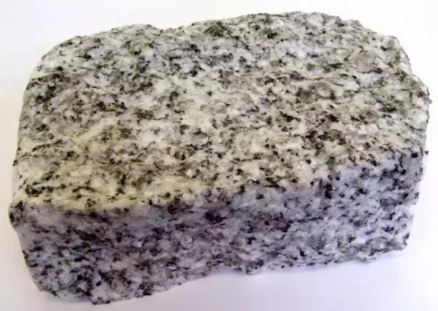 常见岩浆岩识别记录表,常见岩浆岩的认识和鉴定实验报告