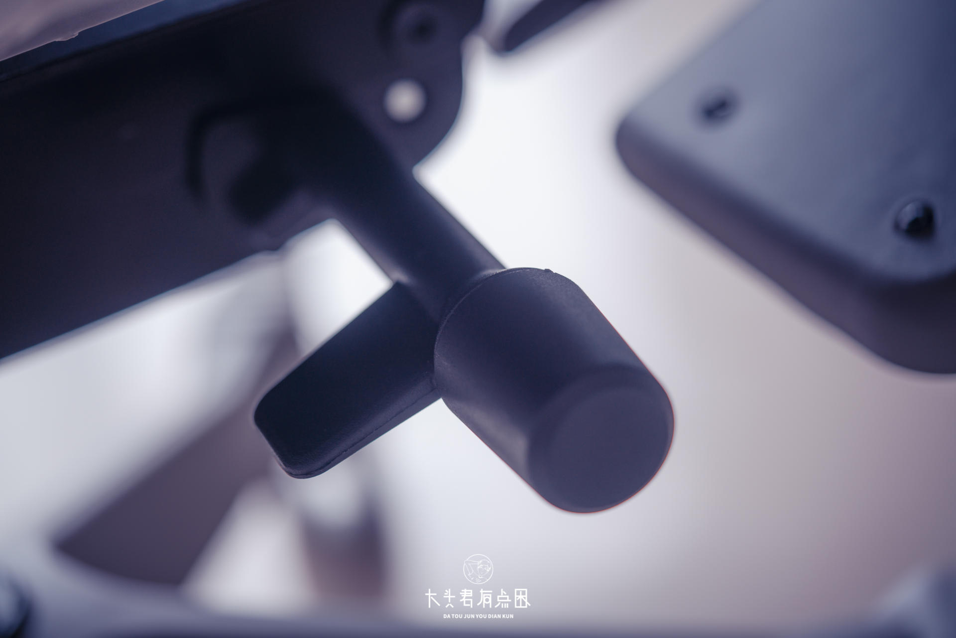 「大头君有点困」舒适再升级，网易3D悬挂腰靠人体工学椅使用感受