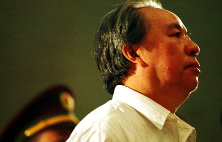 82岁传奇商人牟其中,中国首富牟其中出狱后的后人