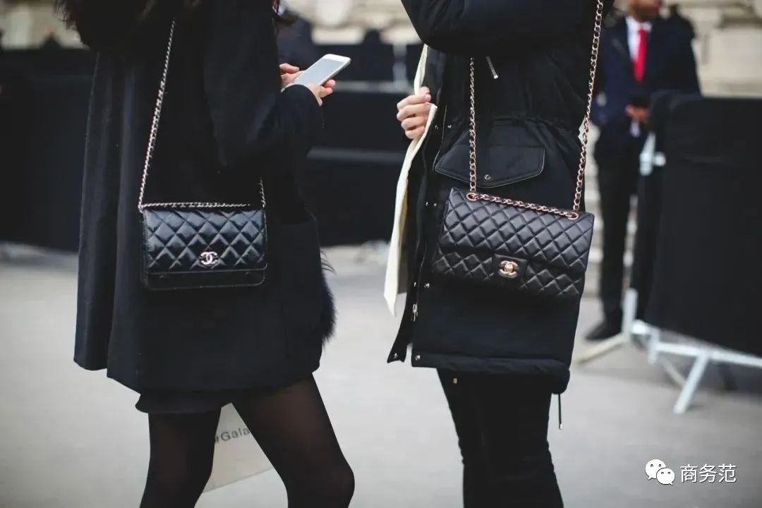 现在大家还买奢侈品吗,为什么现在大家喜欢买奢侈品