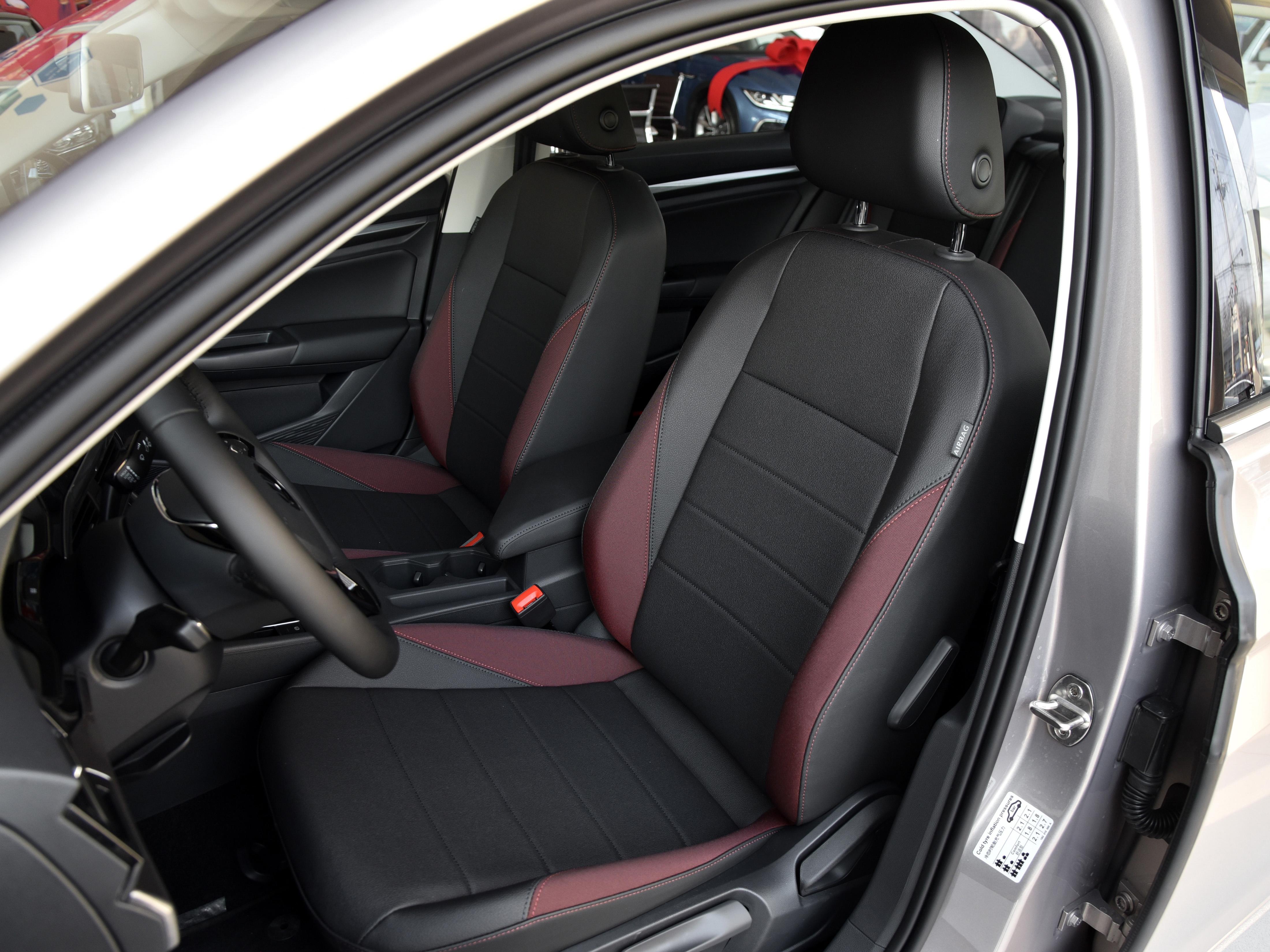 最新款宝来内饰怎么样,内饰全面升级十分科技