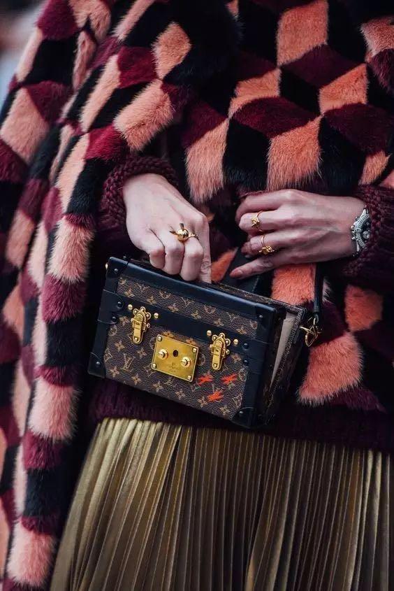 lvpetitemalle真假,lvpetitemallesouple保值吗