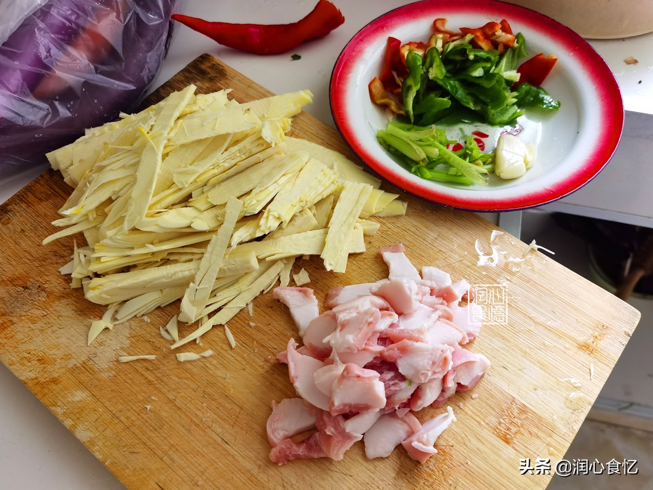 冬笋烧年糕冬笋要不要焯水后再炒,老母鸡炖冬笋冬笋需要焯水吗