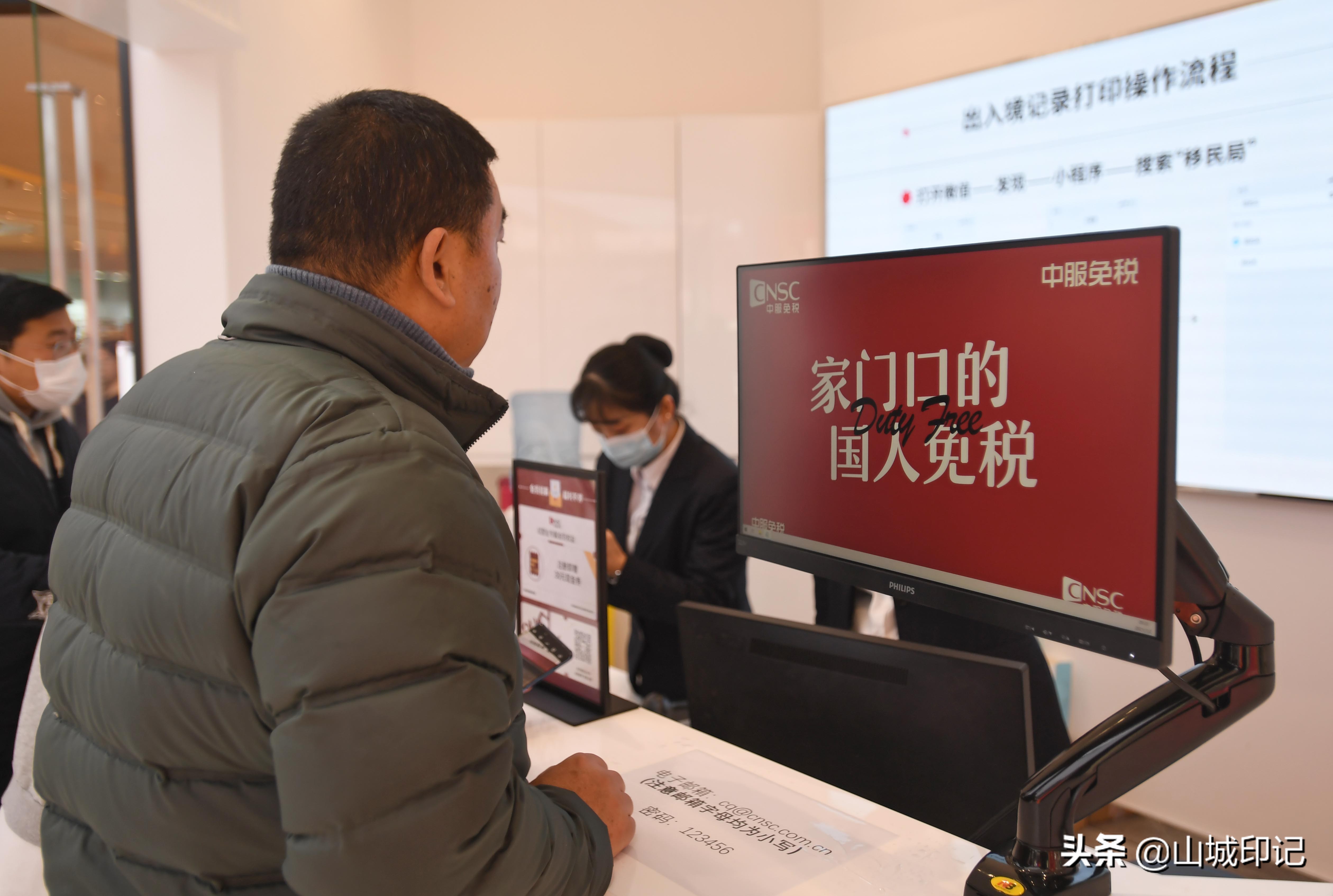 重庆商业百货开业无人光顾,重庆开了一个新商城