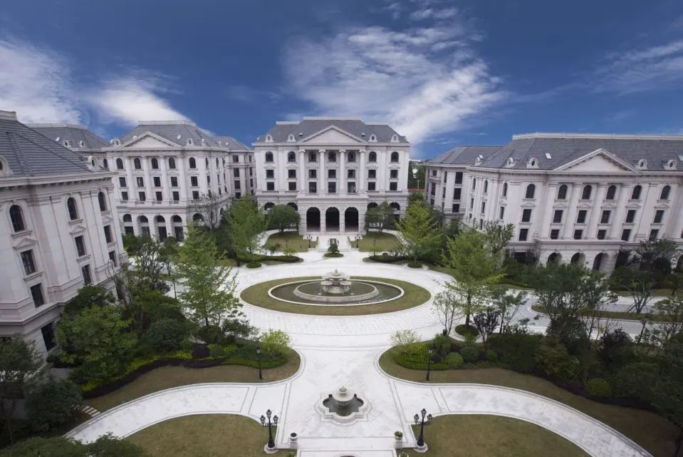 首家民营开发商跟上，星月投资减免数百家小微企业办公租金