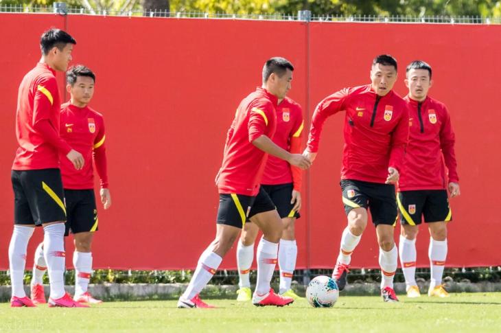 中国足协限薪令1000万降至多少,足协2次限薪令原来合同是否执行