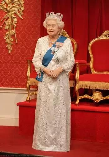 女王带小黑包旅行,女王随身包