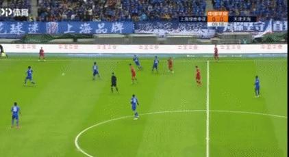 中超恶人断腿式飞铲,中超暴力飞铲断腿