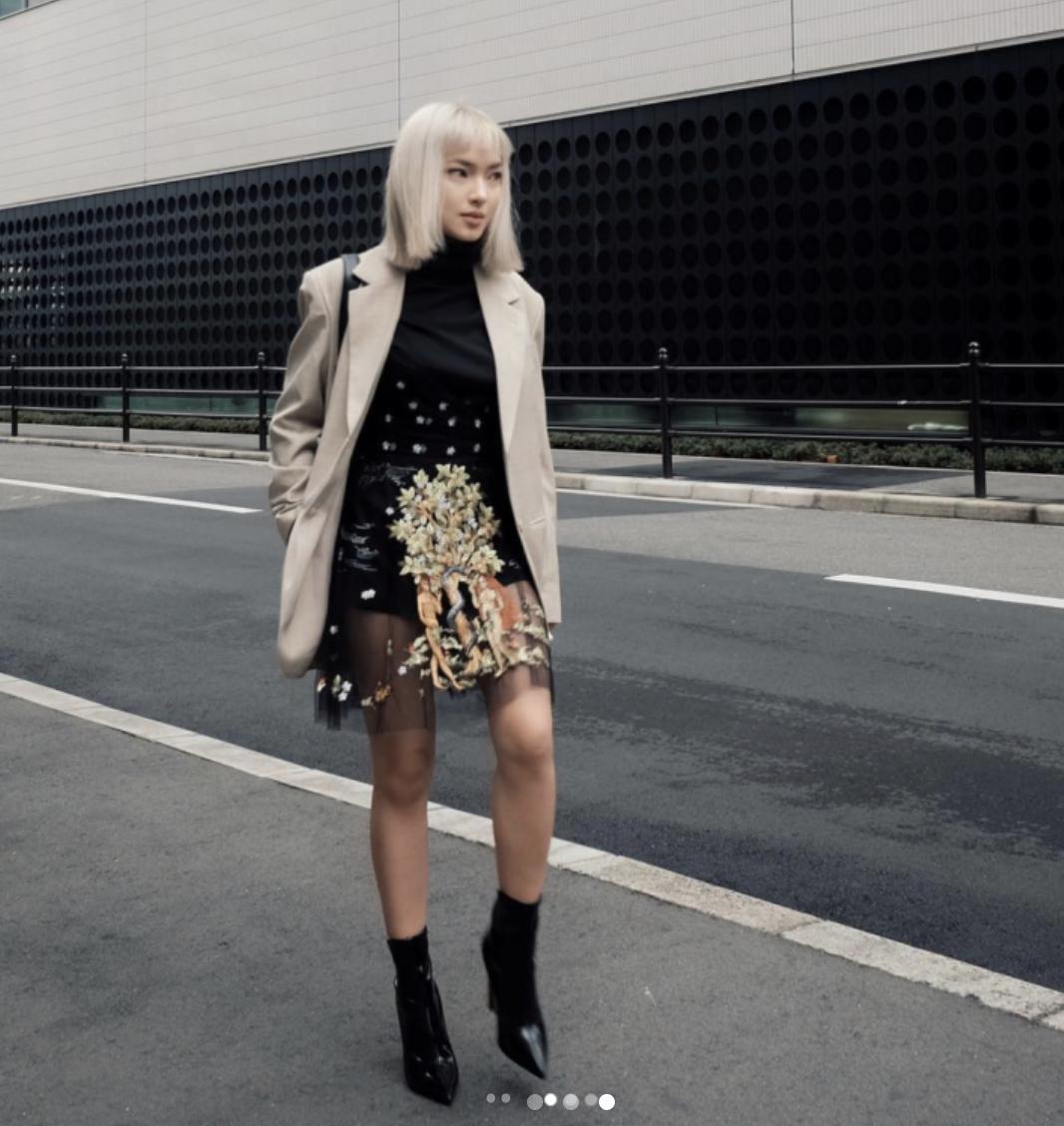 宋慧乔穿黑色v领,35岁宋慧乔穿搭