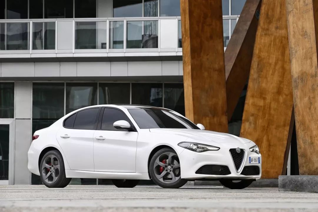 性价比高的敞篷小跑,价格便宜的小跑敞篷