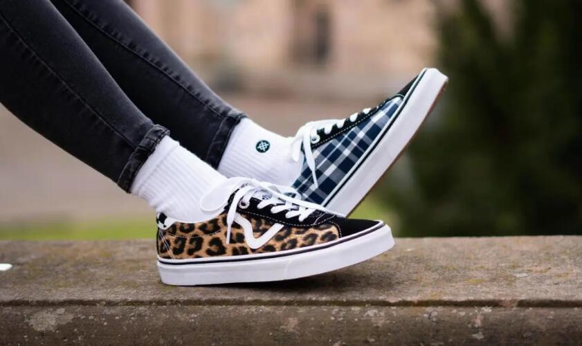 潮流恋上天鹅绒,带你读懂VANS的浪漫