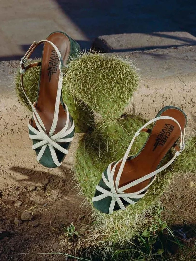 今年最火的4款凉鞋清爽又时髦,一双土到极致的凉鞋就是潮