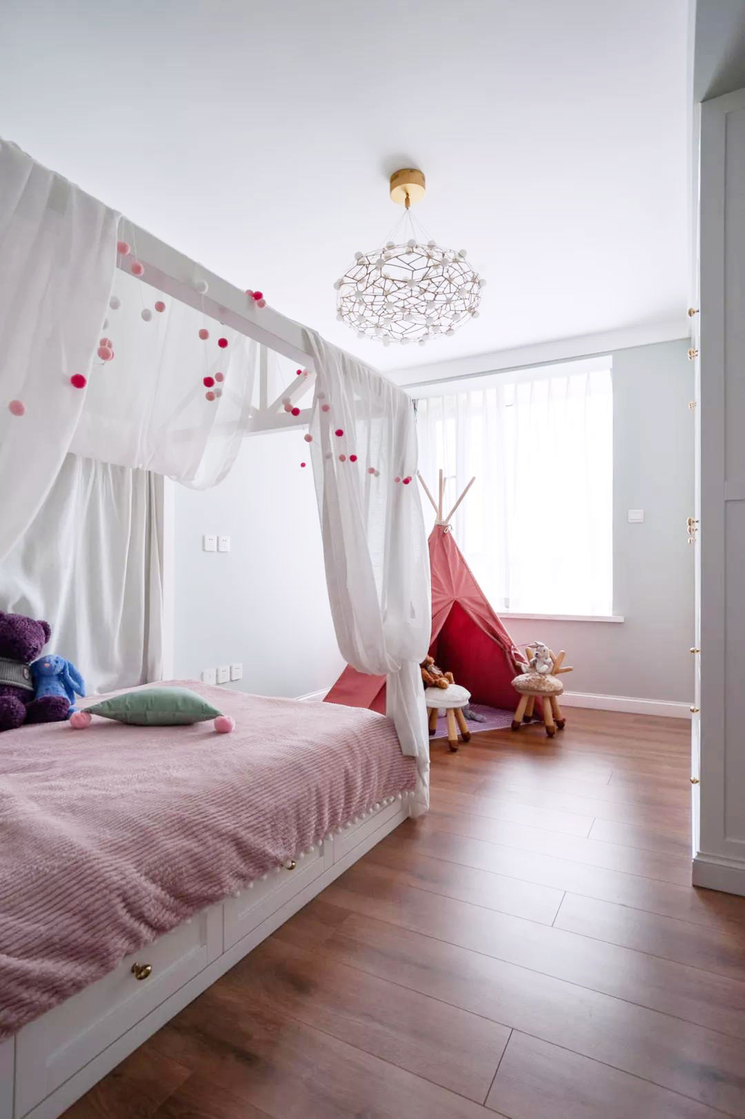 新房客厅电视柜设计,新房子装修风格电视柜