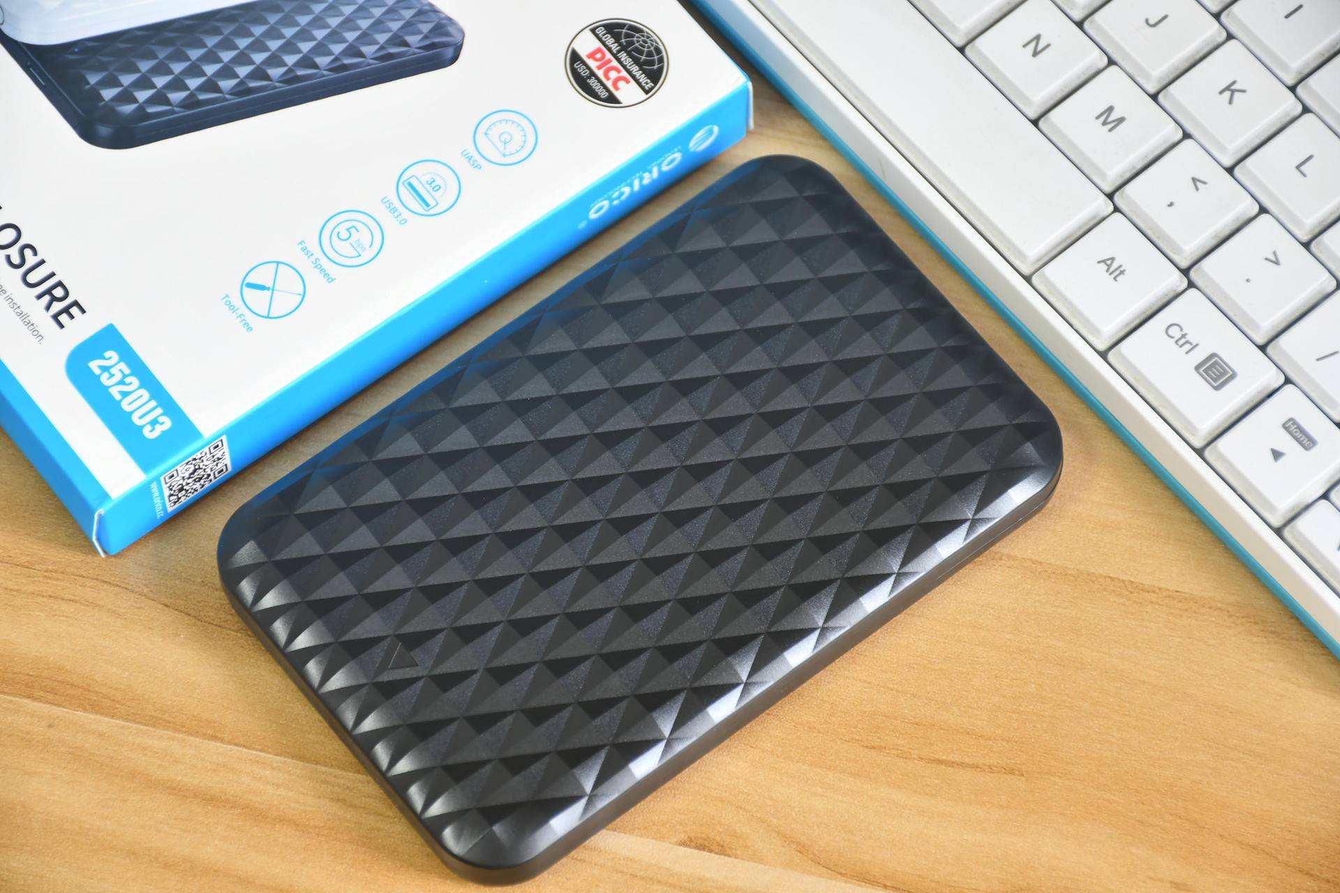 升级固态硬盘旧的要拿出来吗,换下的固态硬盘做移动硬盘方法