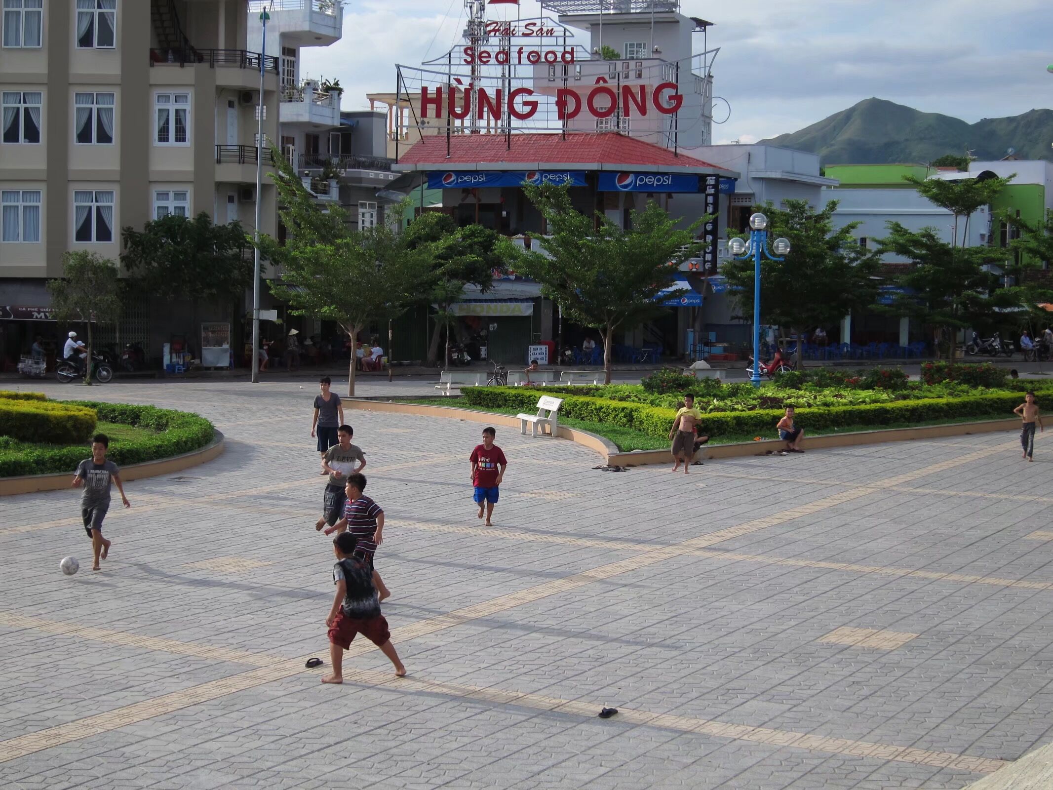 骑摩托游越南,骑自行车去越南旅游视频