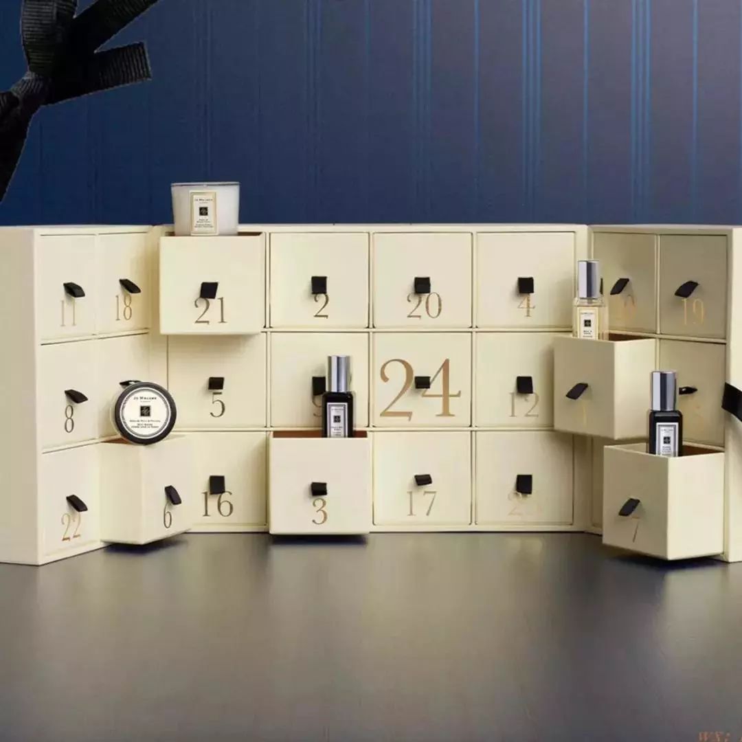 阿玛尼圣诞限定盲盒,阿玛尼圣诞倒数盲盒开箱