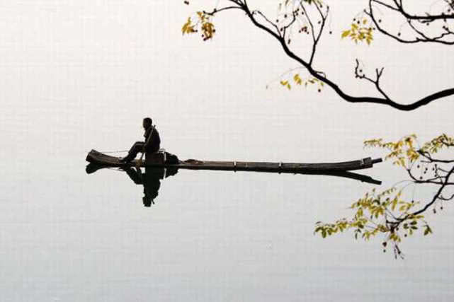 秋季钓鱼的正确方法,秋季钓鱼技巧选饵料