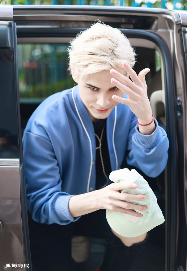 利路修颜值这么高？换上新发型掀起刘海后，被调侃自我防爆第一人