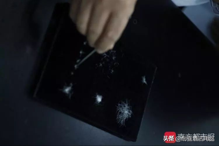 识别真假羽绒服视频,如何识别假羽绒