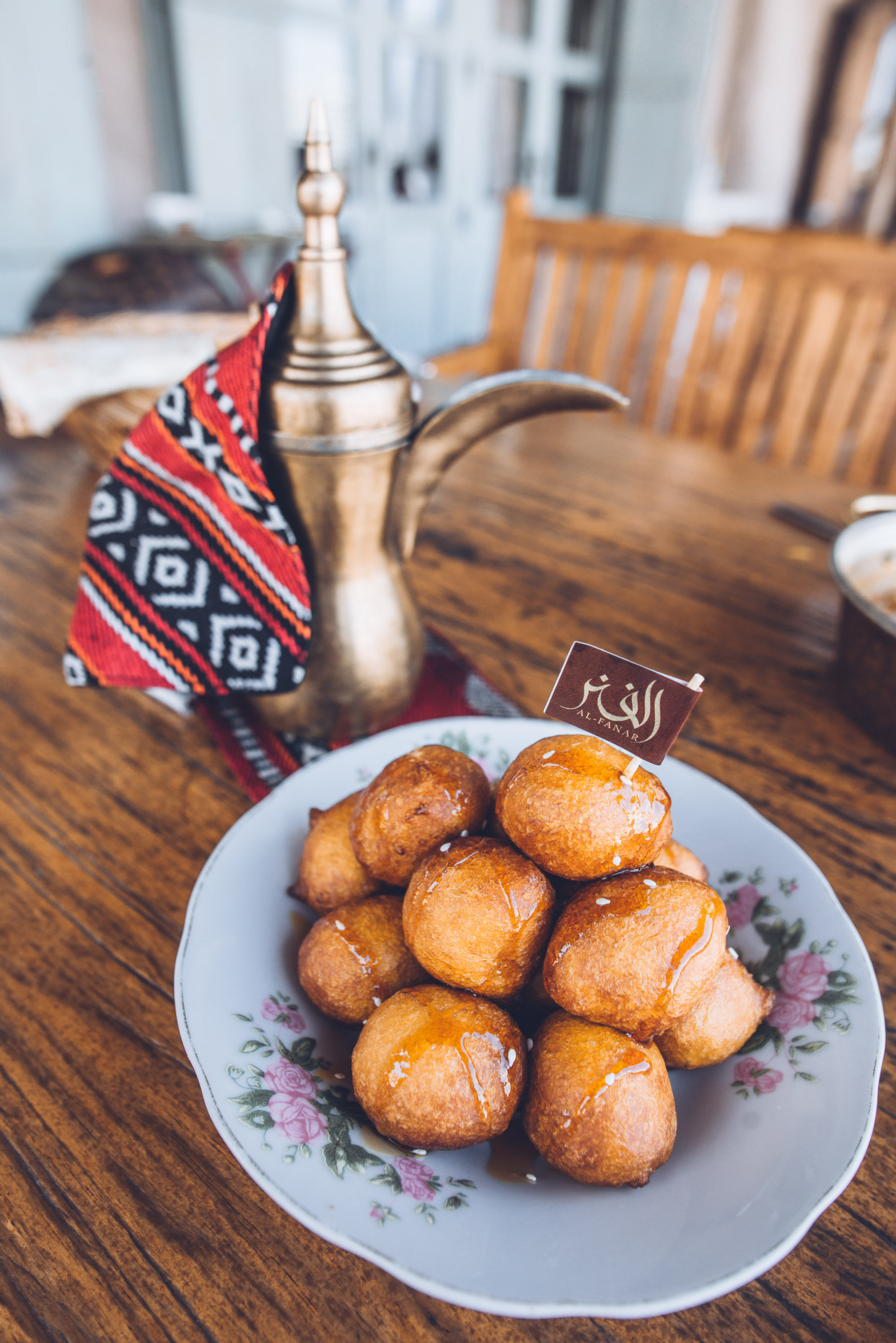 迪拜这个地方，汇集了世界各地的香料和黄金，是当地人的珍宝之城