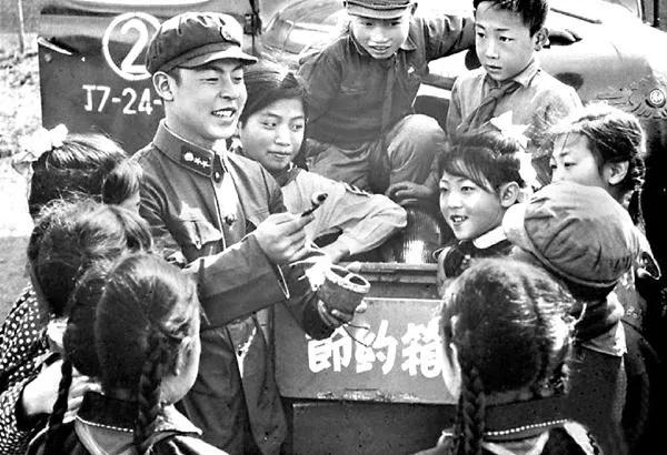 【夜读】百年百事㊷我叫解放军，就住在中国