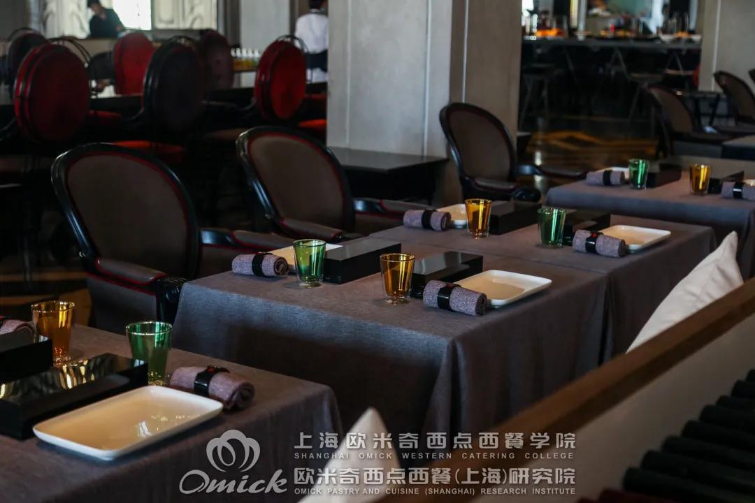 毕业生潘澄弘|在外滩十八号工作，是什么样的体验？