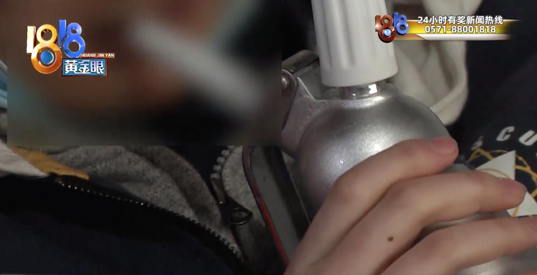 吸笑气吸到大小便*禁失**、把亲妈鼻梁打断....被*品毒**彻底毁掉的年轻人