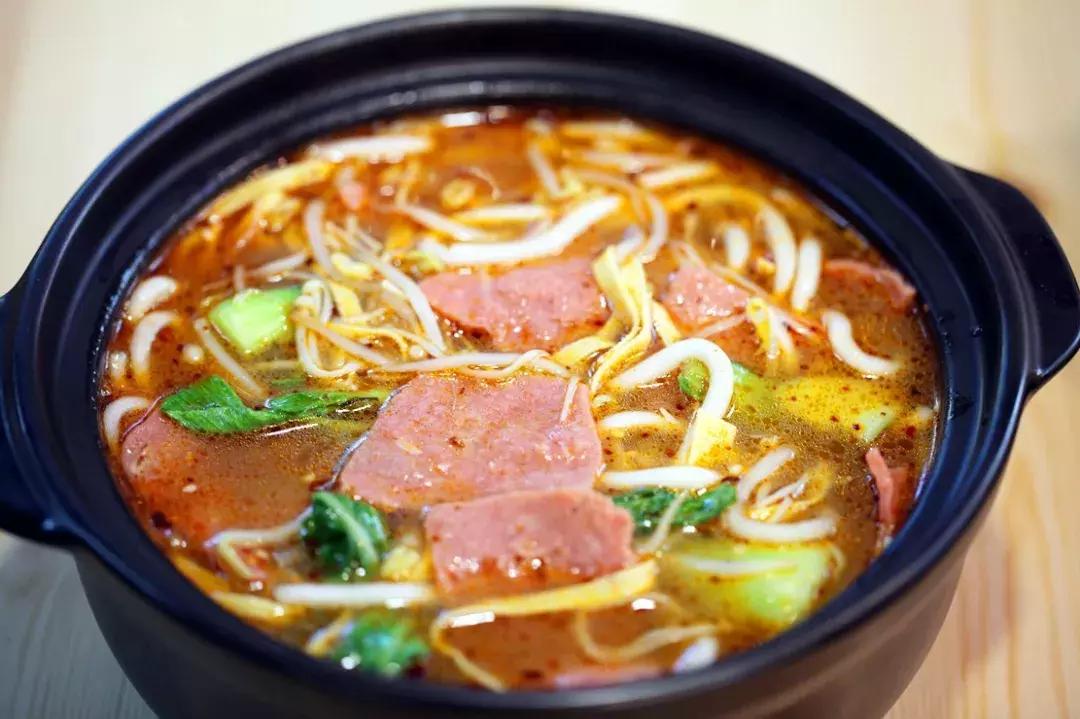 门头沟烧饼夹肘子石门营,门头沟特色小吃烧饼夹肘子