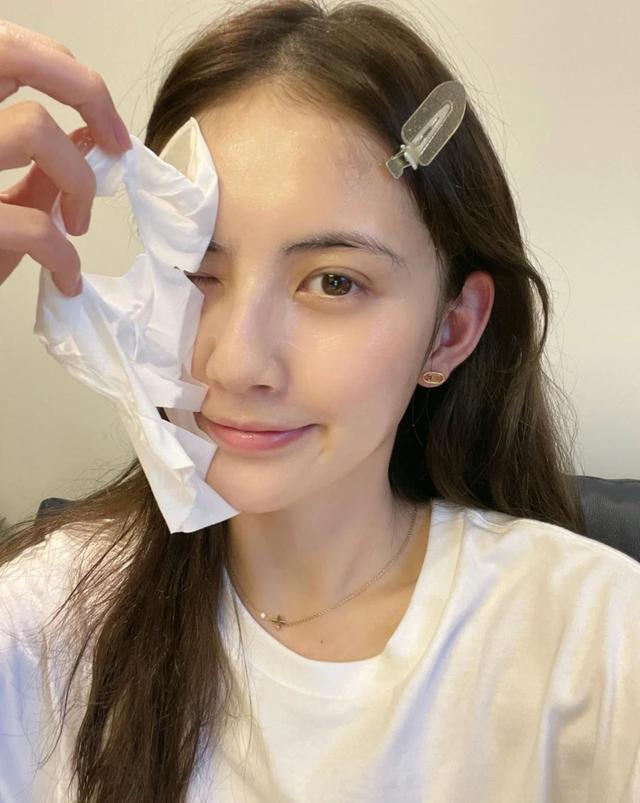 面膜多久敷一次效果才会比较好,面膜敷多长时间用完要不要洗脸了